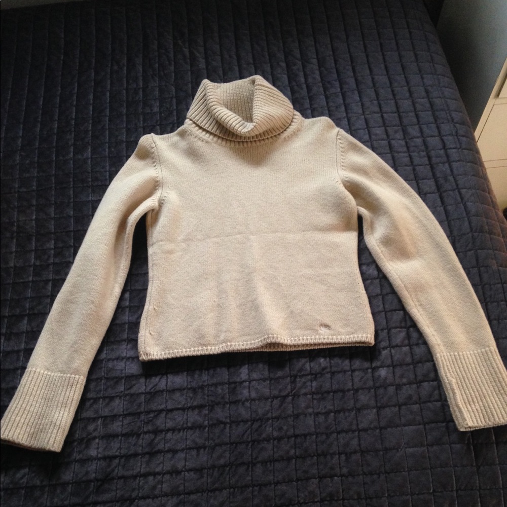 Burberry wool cashmere sweater 100%Authentic.